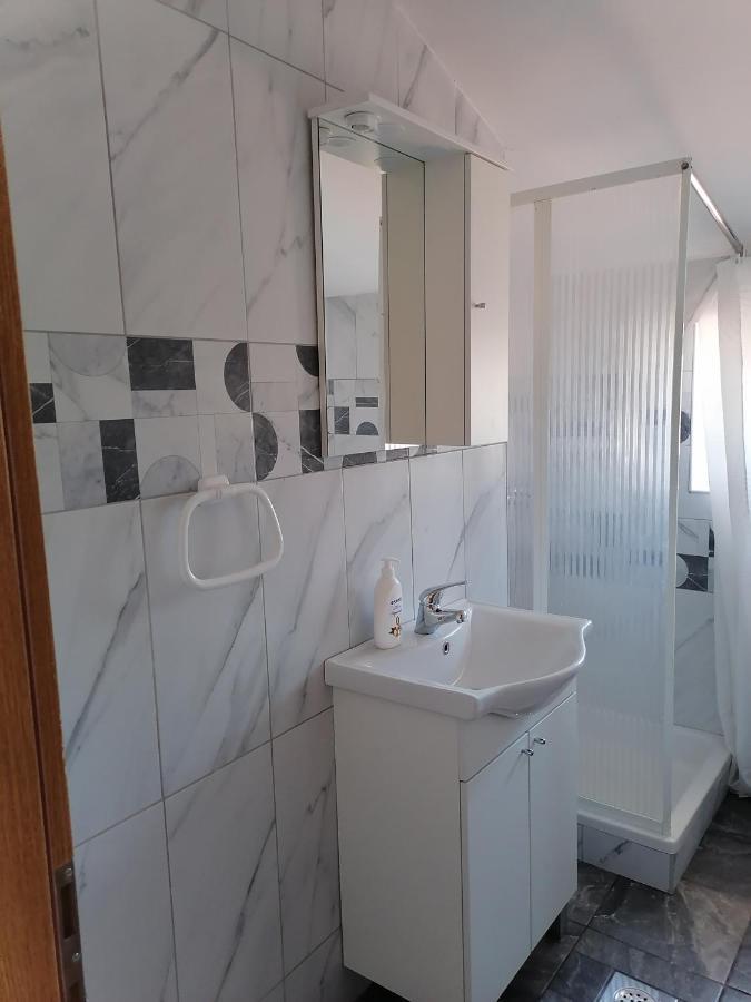 Apartment Luce And Ante Bibinje Exterior photo